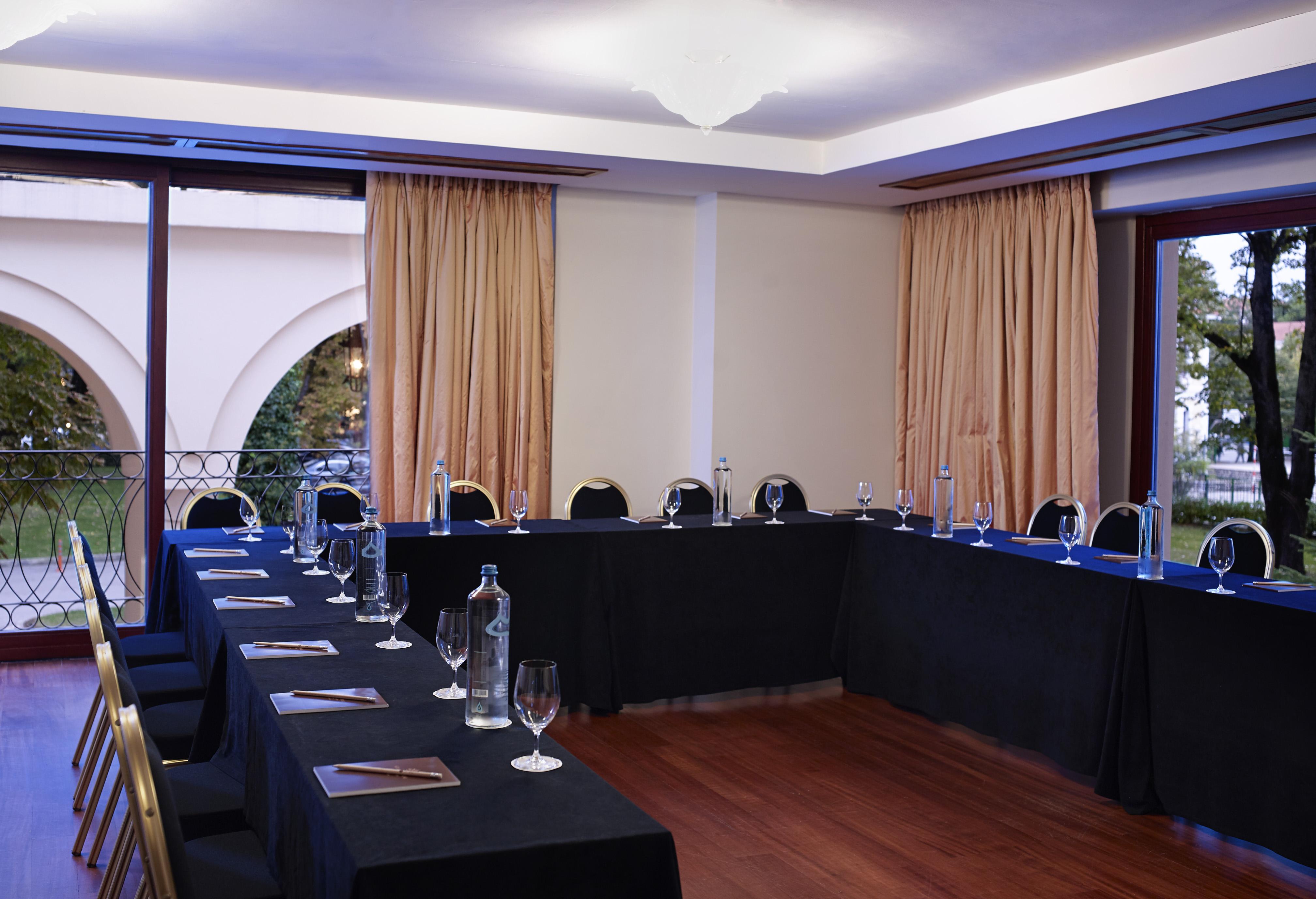 فندق جراند سيراي كونجرس آند سبا يانينة المظهر الخارجي الصورة Meeting room