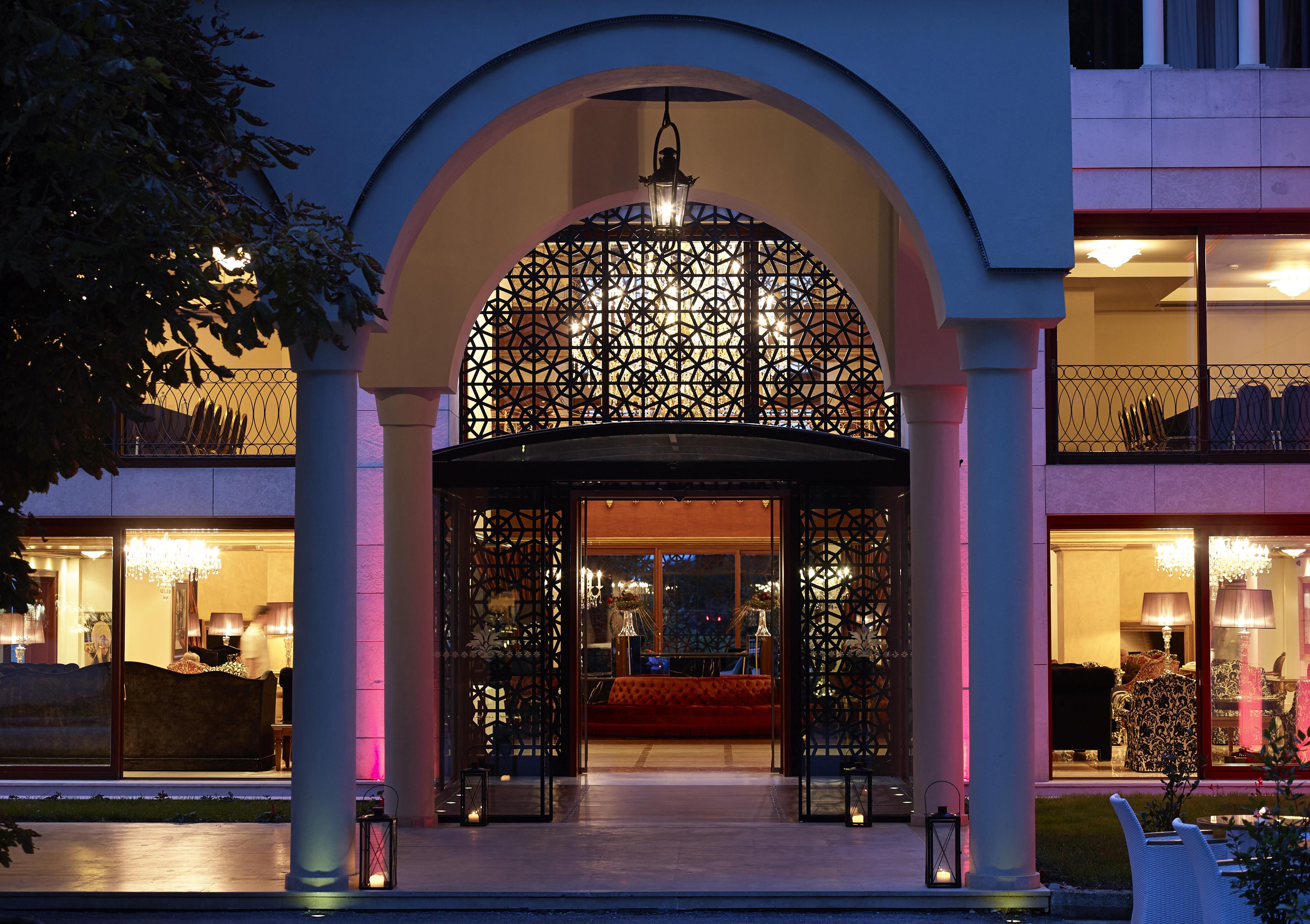 فندق جراند سيراي كونجرس آند سبا يانينة المظهر الخارجي الصورة Entrance to the hotel