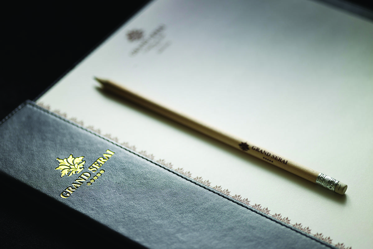 فندق جراند سيراي كونجرس آند سبا يانينة المظهر الخارجي الصورة A pencil